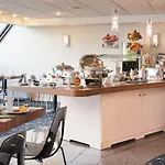 Mercure Centre Hotel 4*