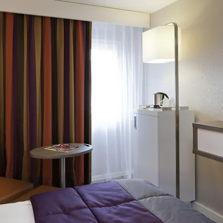 Отель Mercure Centre Шамбери