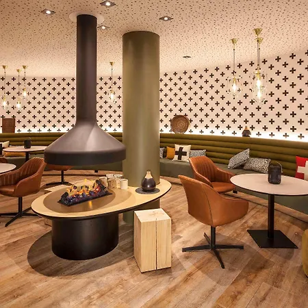 Отель Mercure Centre Шамбери