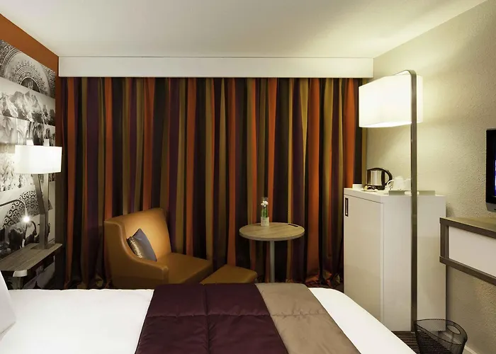 Mercure Centre Hotel 4*