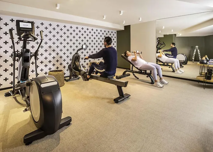 Mercure Centre Hotel 4*